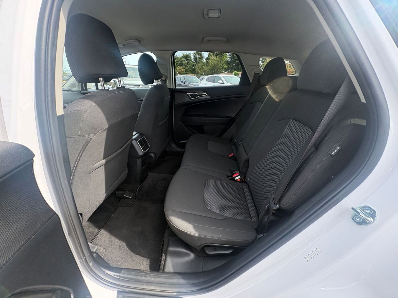 Used 2025 Kia Sportage LX image 24