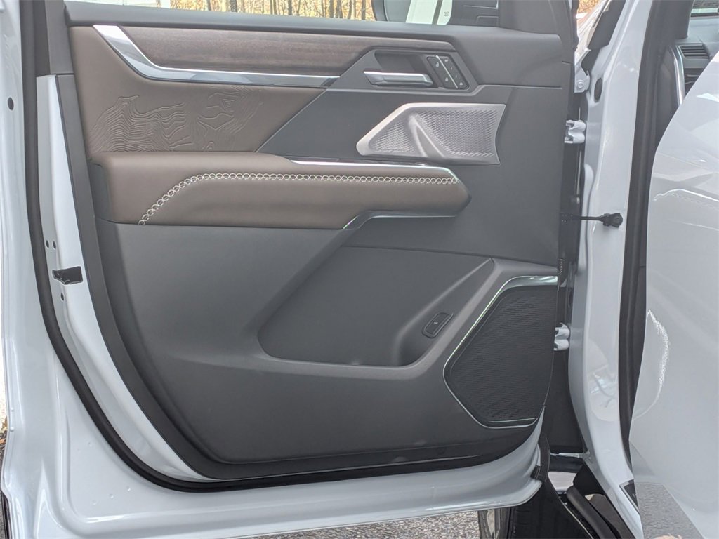 New 2026 GMC Acadia Denali Ultimate w/ LPO, Floor Liner Package image 13