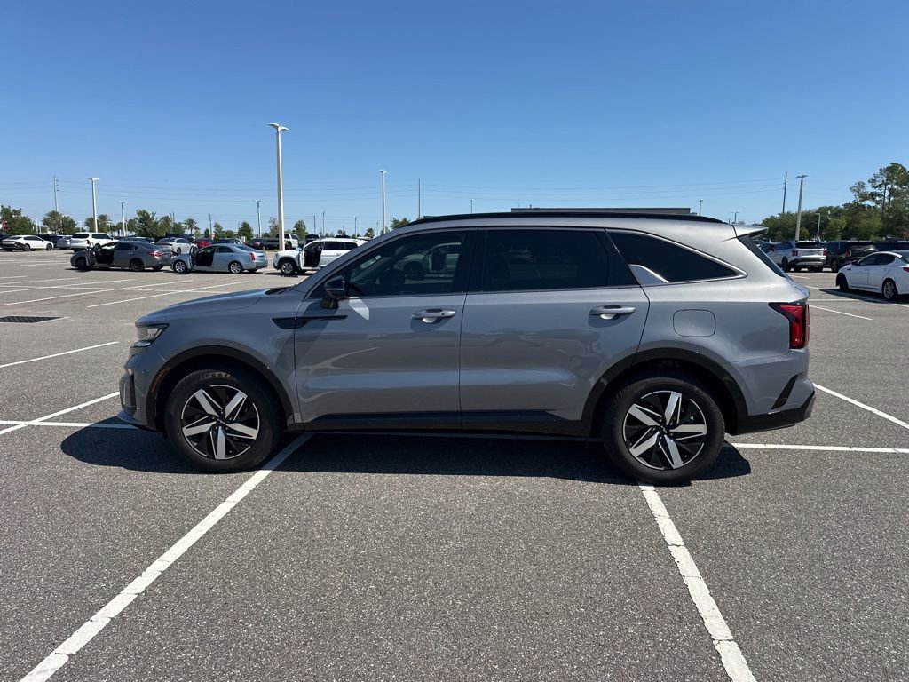 Used 2022 Kia Sorento S w/ Panoramic Sunroof Package FWD image 12