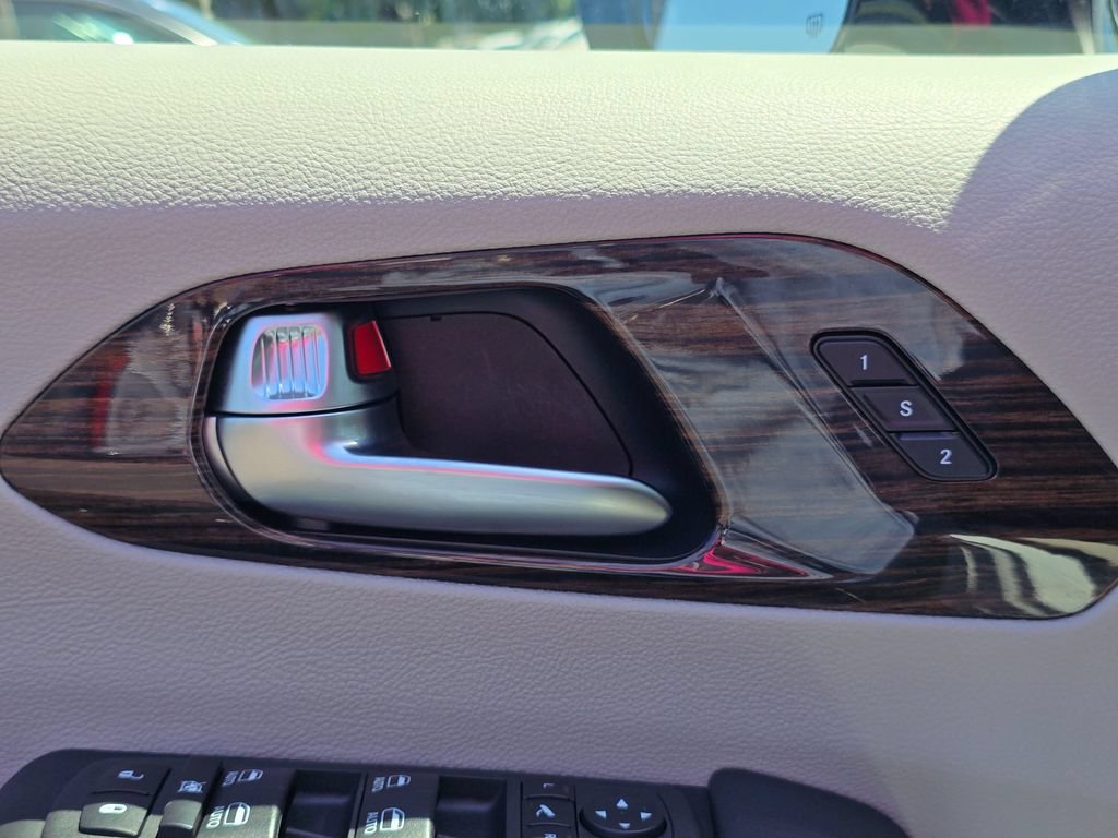 Used 2023 Chrysler Pacifica Limited FWD image 25
