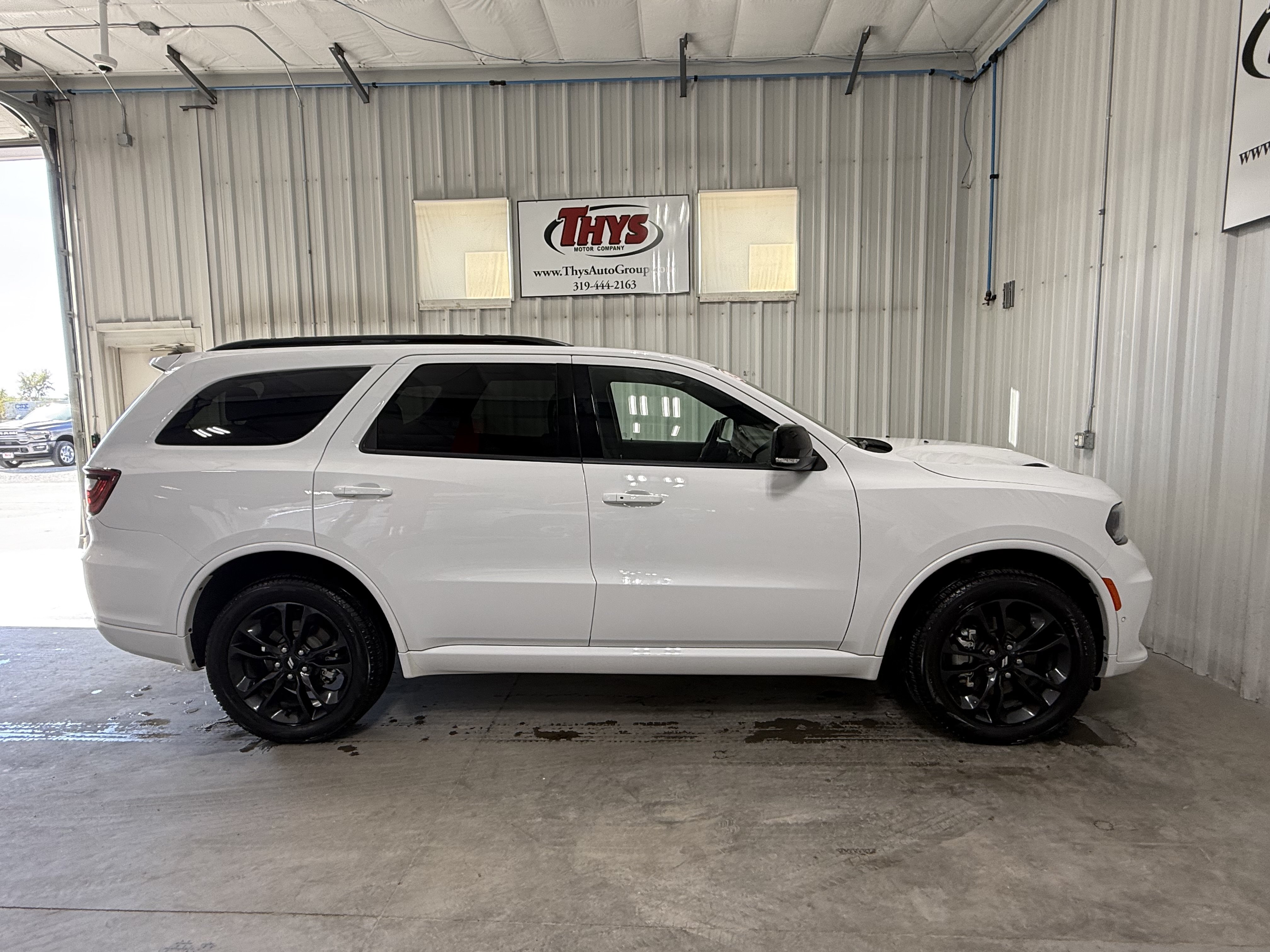 Used 2025 Dodge Durango GT AWD/4WD image 2