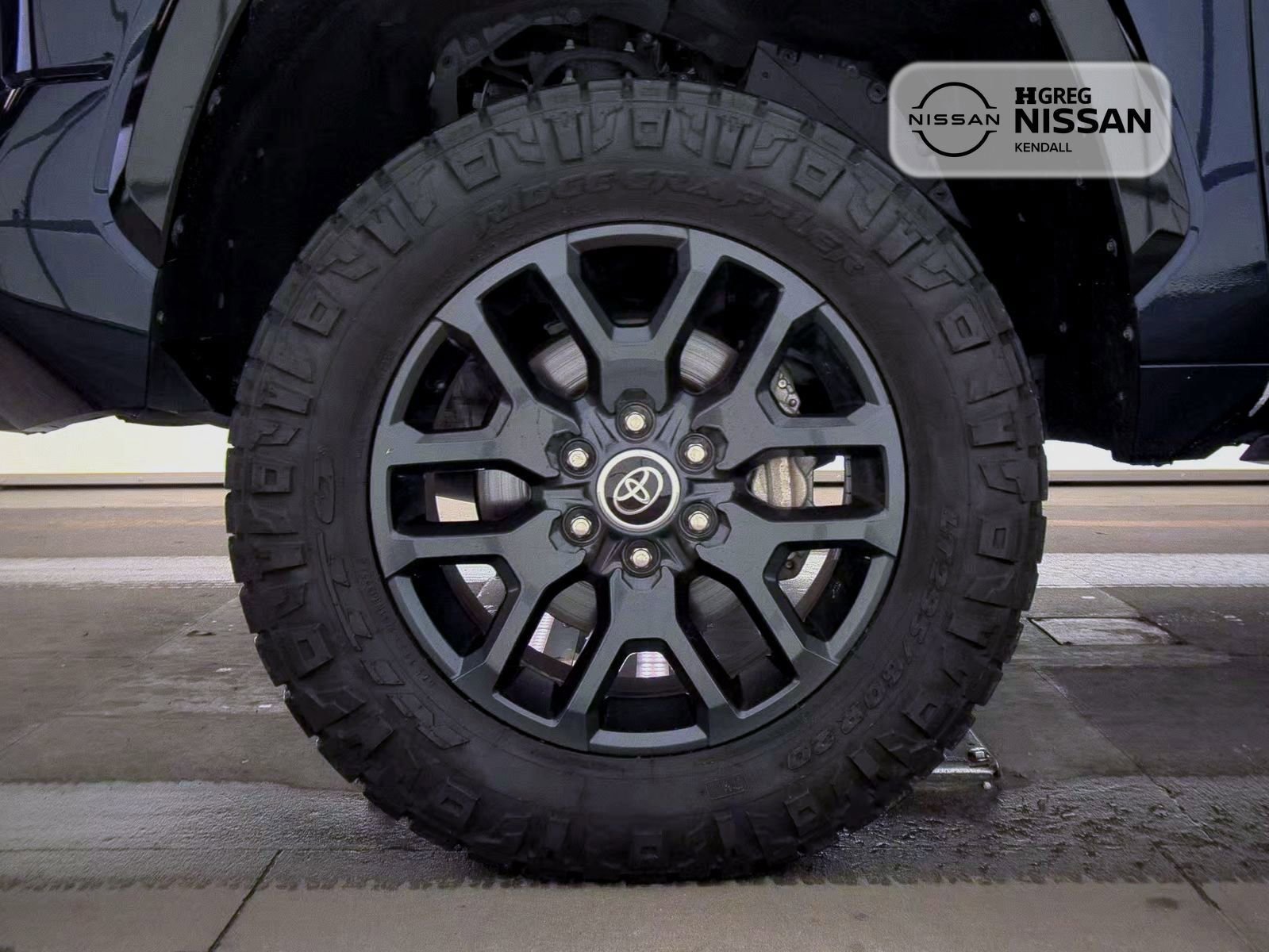 Used 2023 Toyota Tundra Platinum image 9