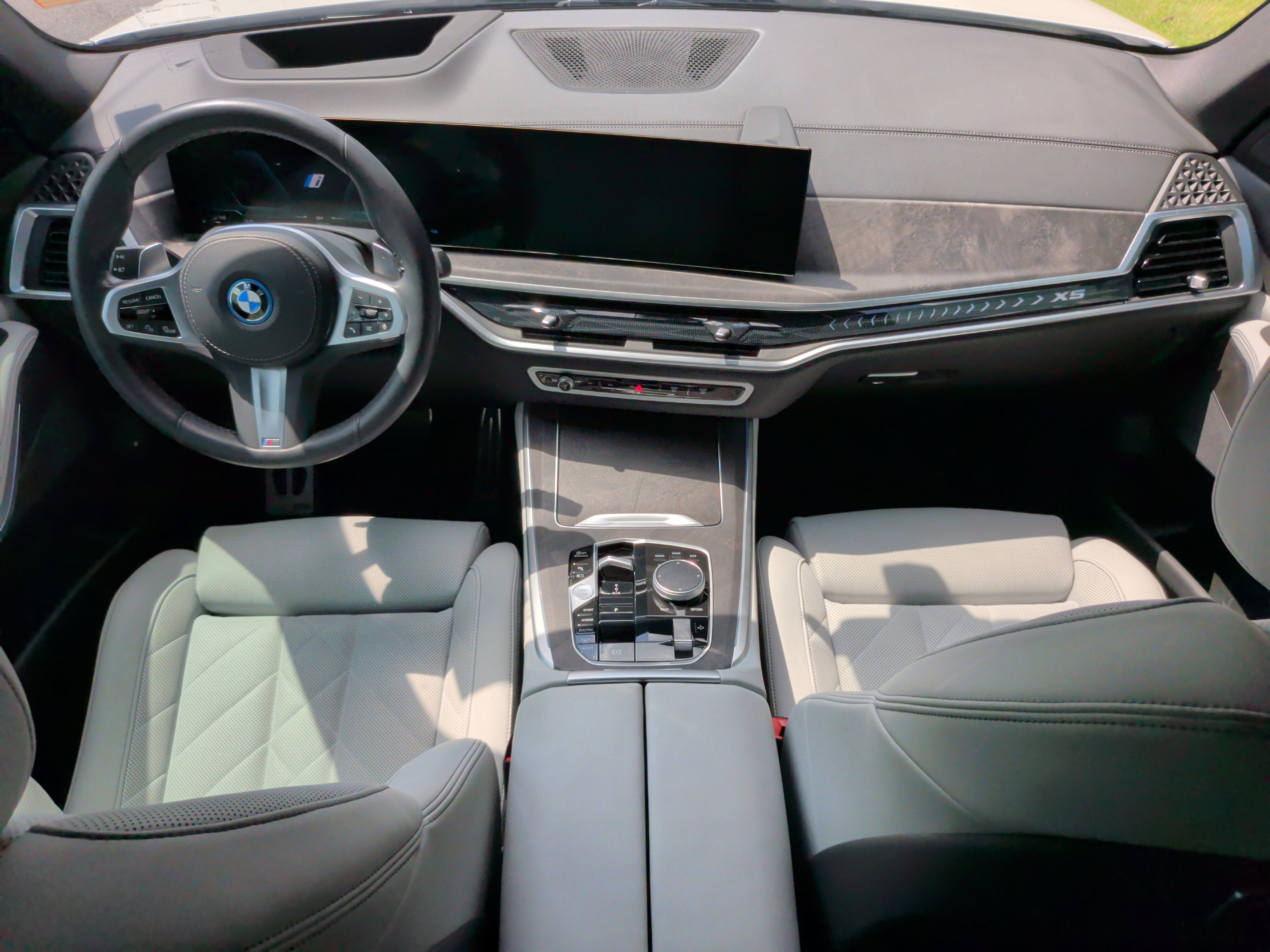 Certified 2024 BMW X5 xDrive50e w/ M Sport Package AWD/4WD image 34