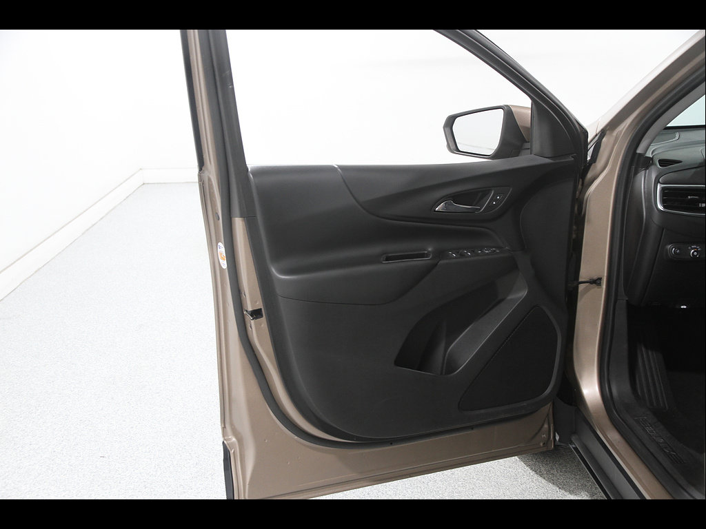 Used 2018 Chevrolet Equinox LT FWD image 4