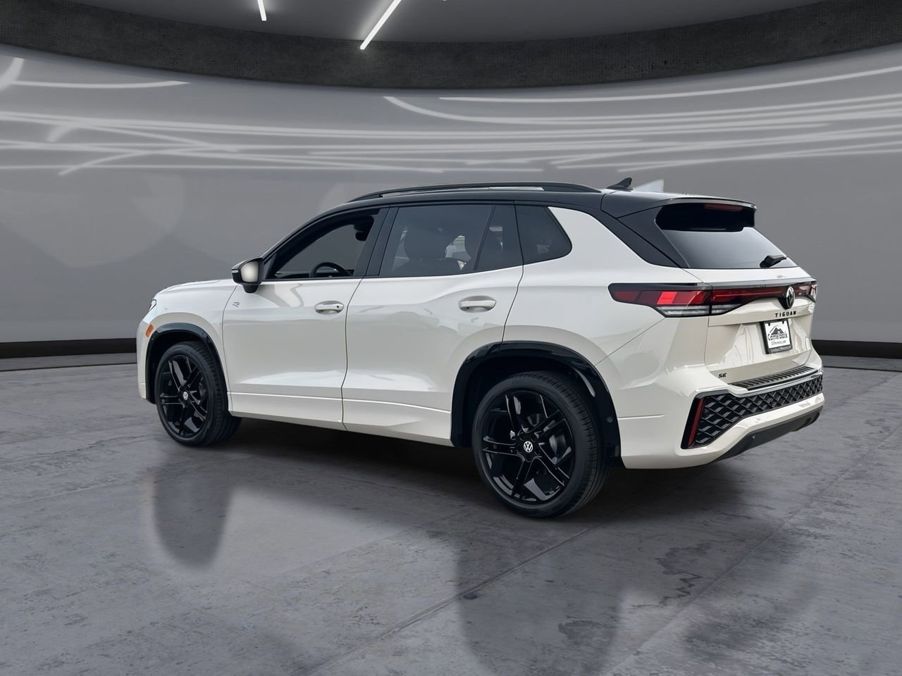 New 2026 Volkswagen Tiguan SE R-Line image 4