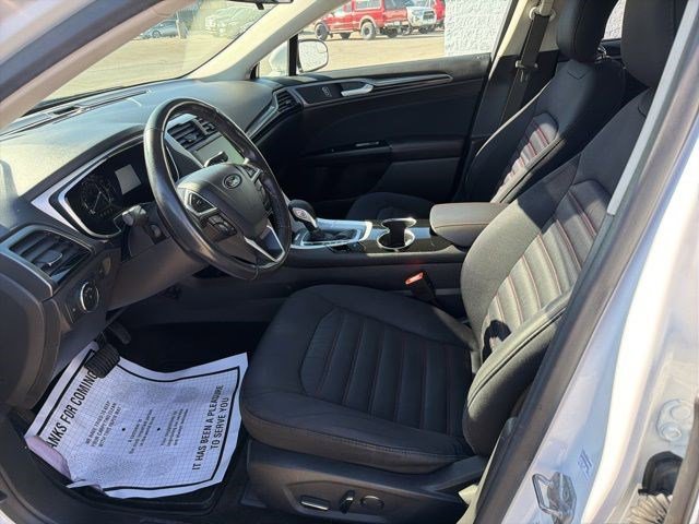 Used 2014 Ford Fusion SE FWD image 11