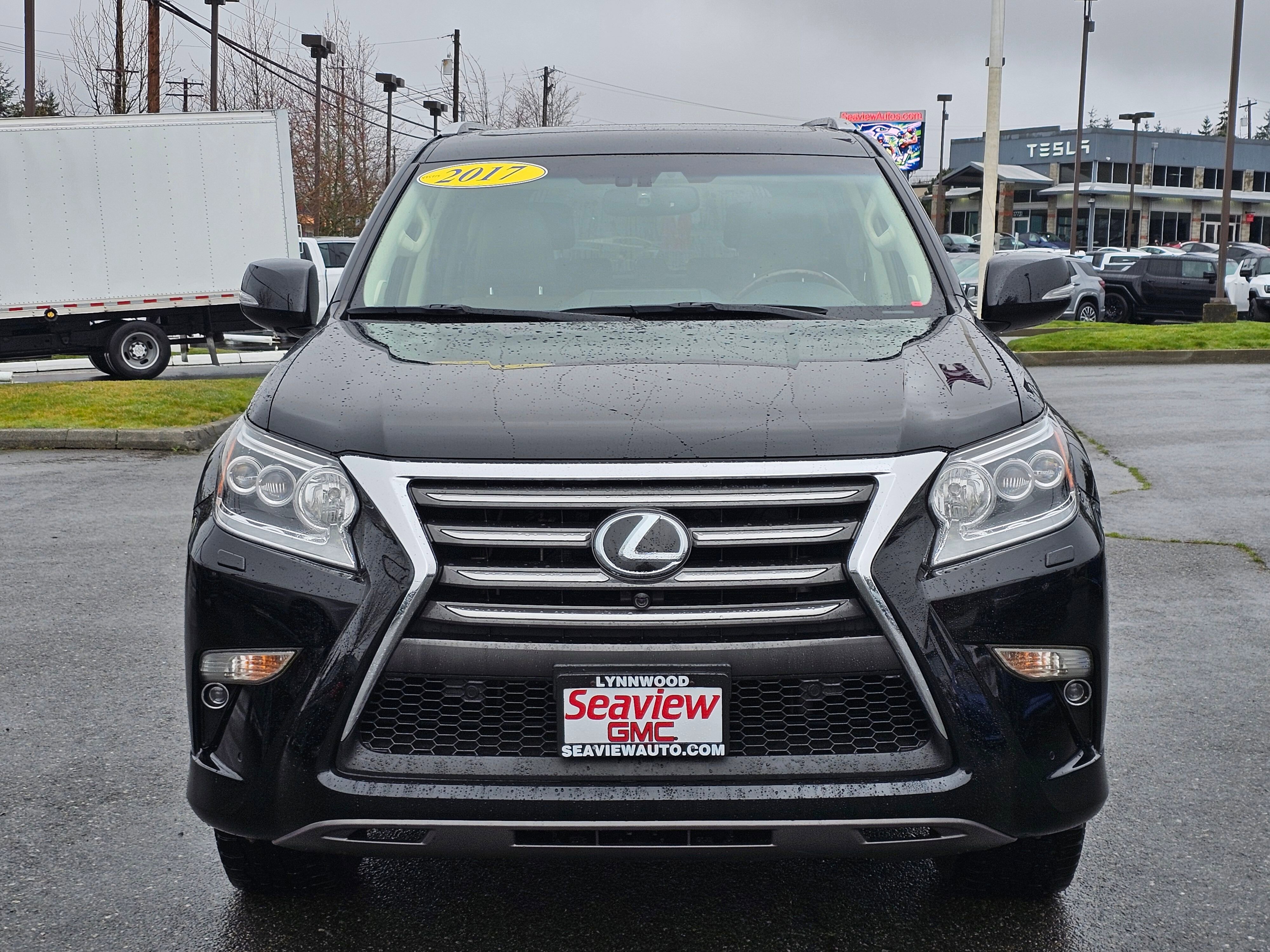Used 2017 Lexus GX 460 Luxury image 2