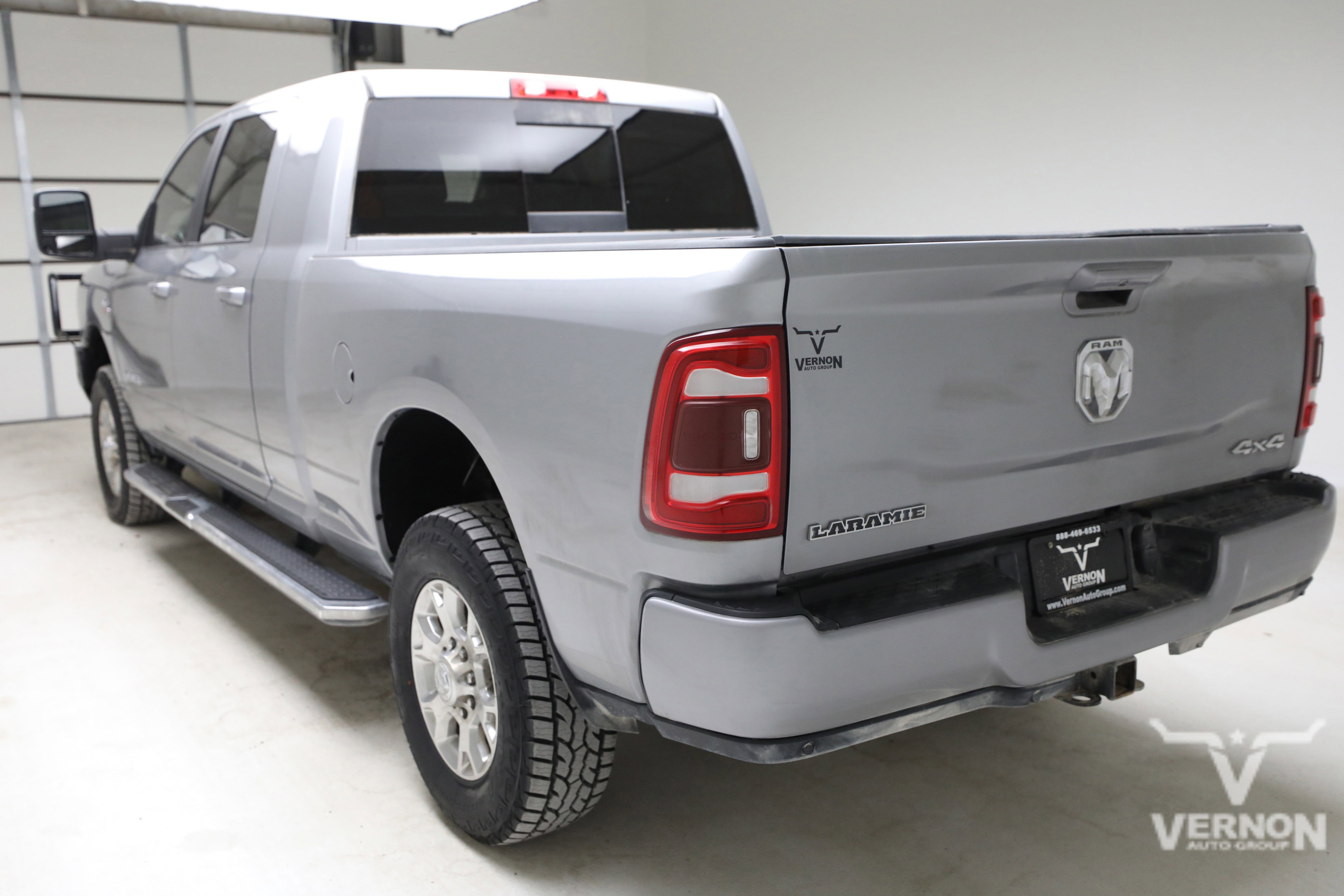 Used 2024 RAM 3500 Laramie AWD/4WD image 3