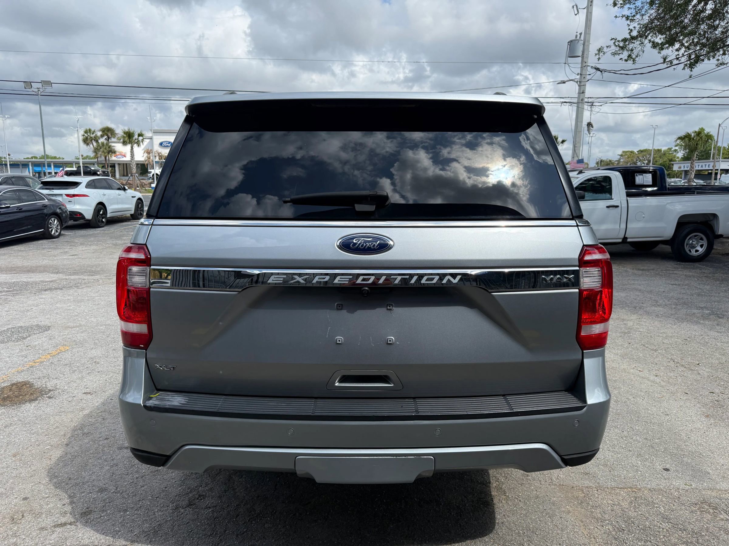 Used 2020 Ford Expedition Max XLT w/ Equipment Group 201A RWD image 5