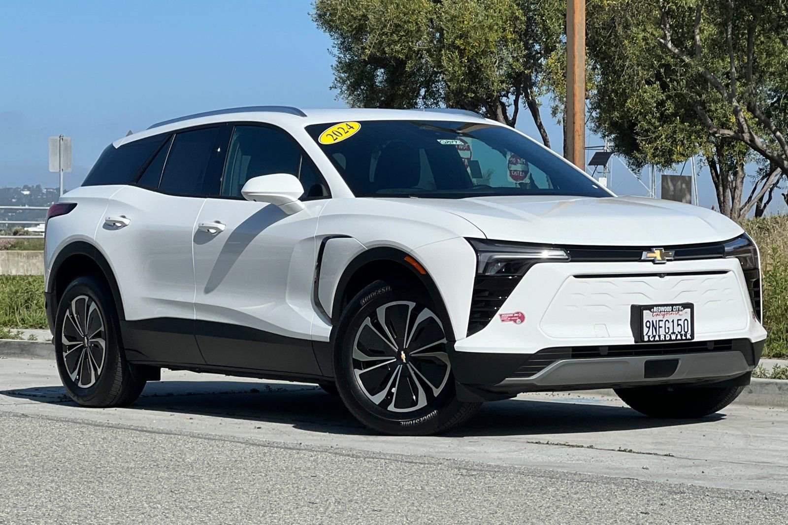 Used 2024 Chevrolet Blazer EV LT AWD/4WD image 2