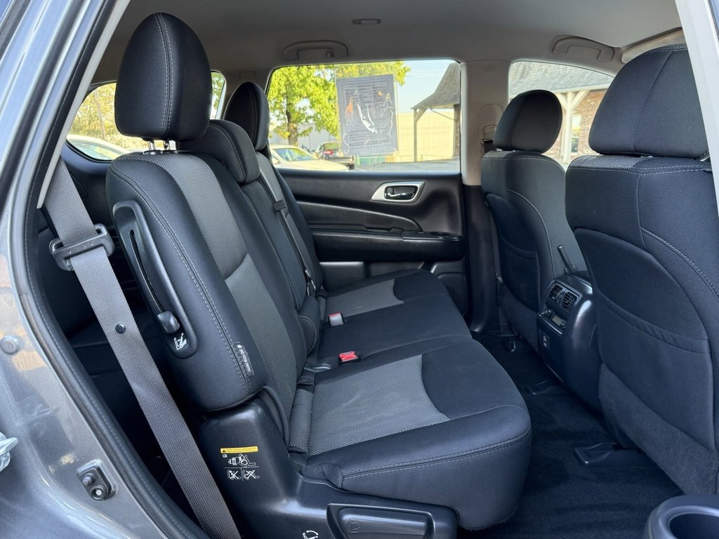 Used 2018 Nissan Pathfinder S image 19