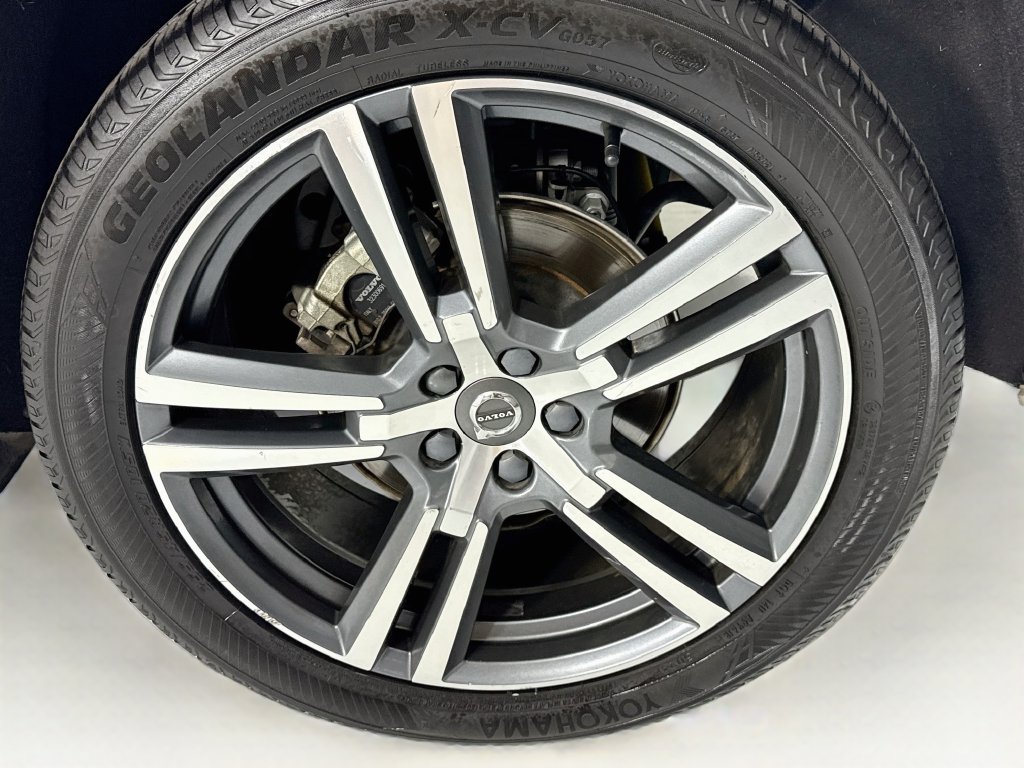 Used 2021 Volvo XC60 T5 Momentum w/ Protection Package Premier FWD image 31