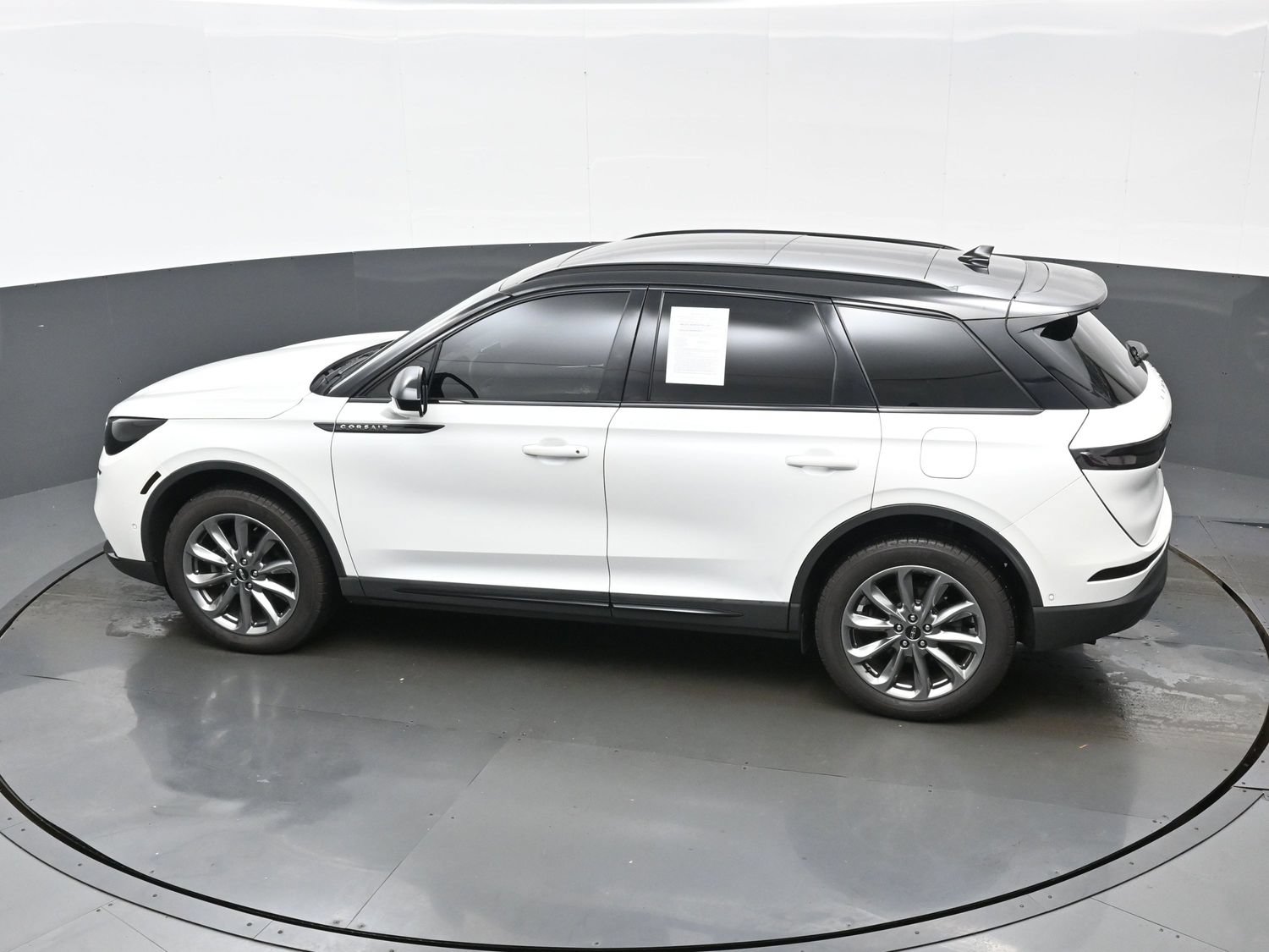 Used 2022 Lincoln Corsair AWD w/ Premium Package image 36