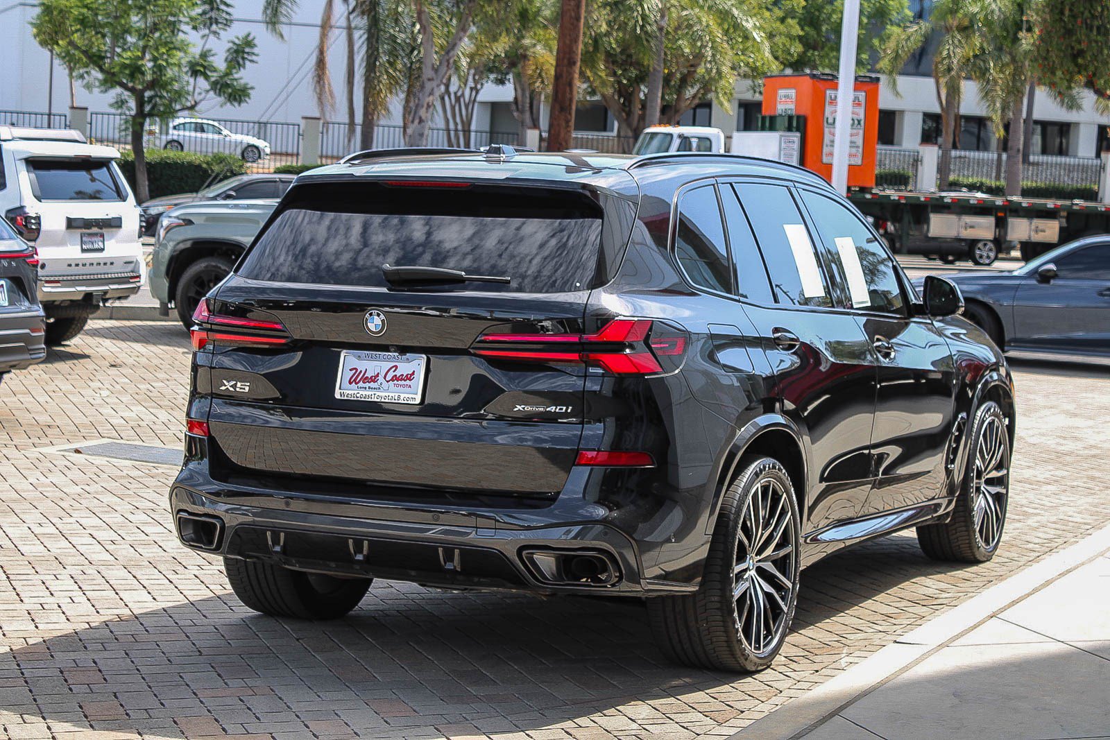 Used 2024 BMW X5 xDrive40i w/ M Sport Package AWD/4WD image 7