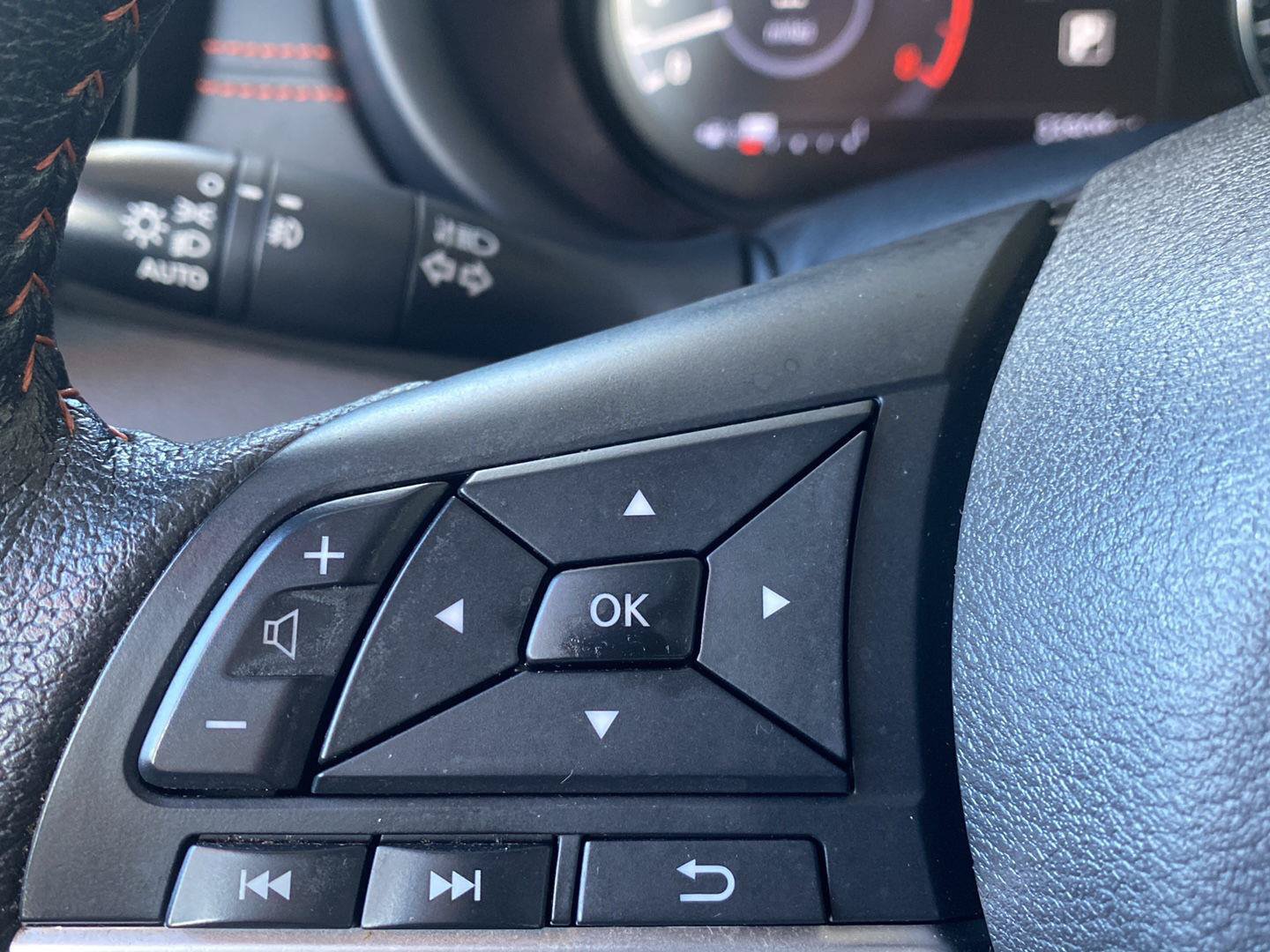 Certified 2023 Nissan Kicks SR w/ SR Premium Package FWD image 37
