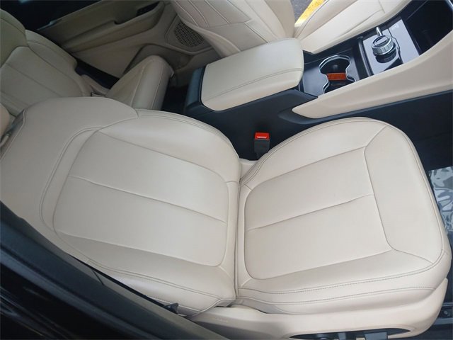 Used 2024 Jeep Grand Cherokee L Limited w/ Black Appearance Package image 26