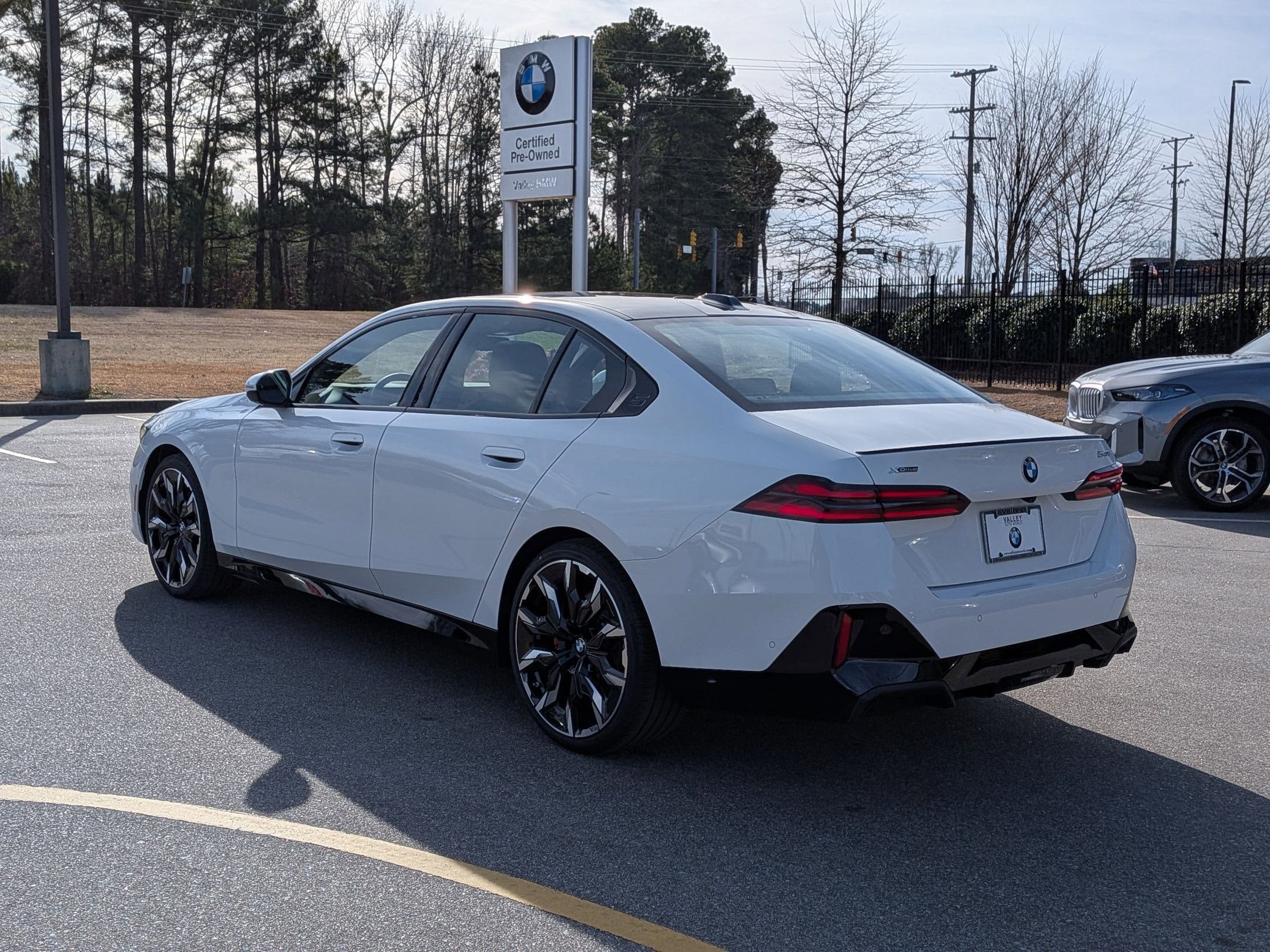 New 2026 BMW 540i xDrive w/ Executive Package AWD/4WD image 5