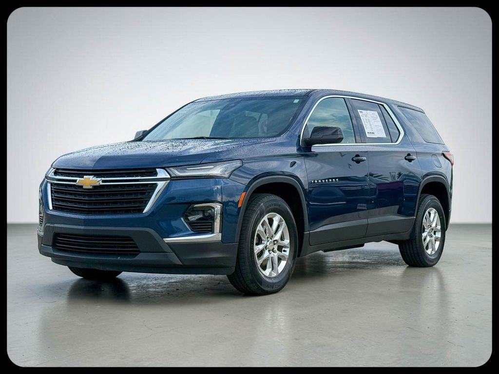 Used 2023 Chevrolet Traverse LS FWD image 2