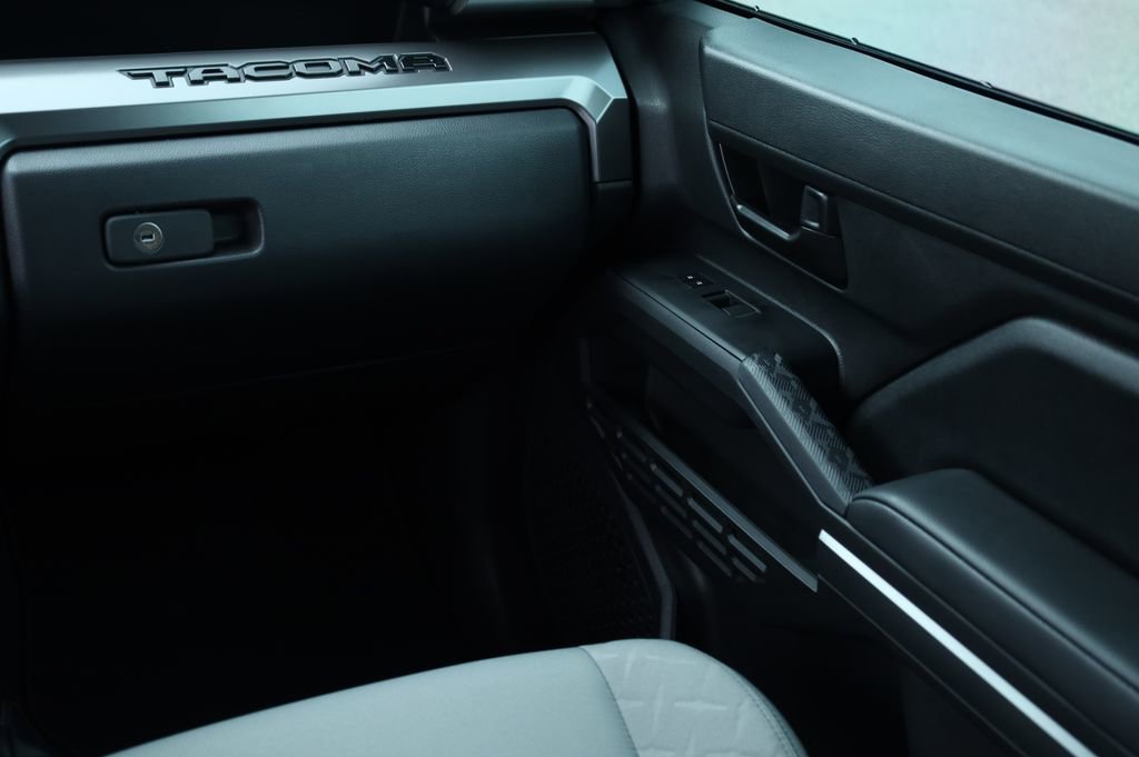 Used 2025 Toyota Tacoma SR5 image 23