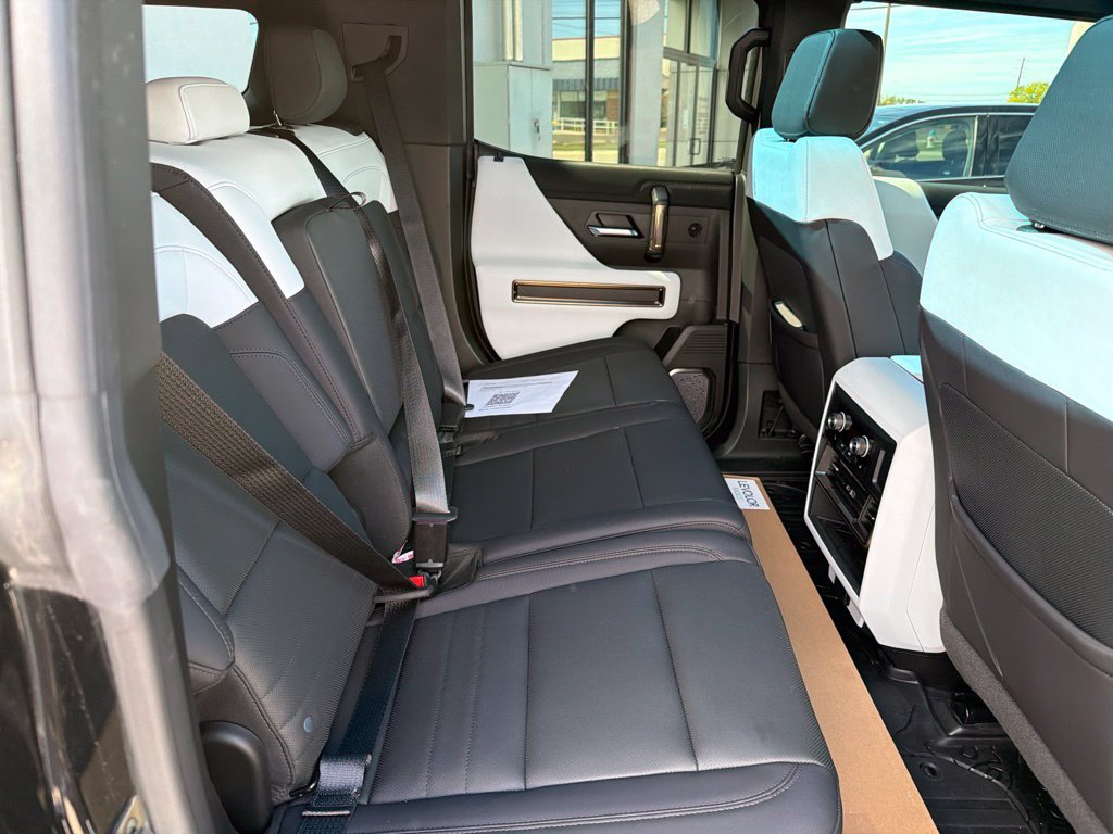 Used 2025 GMC Hummer EV 3X w/ LPO, Sport Package AWD/4WD image 8