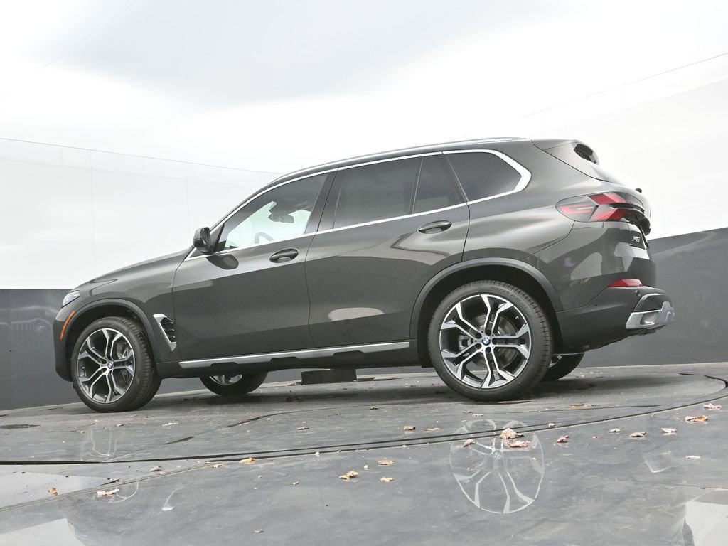 New 2026 BMW X5 sDrive40i w/ Parking Assistance Package RWD image 48