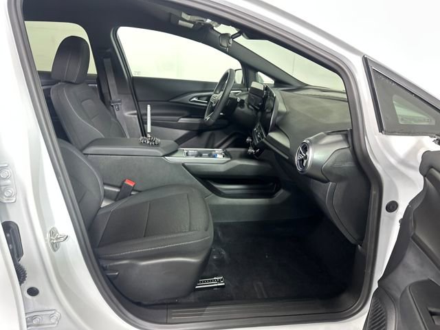 Used 2025 Chevrolet Equinox EV LT image 28