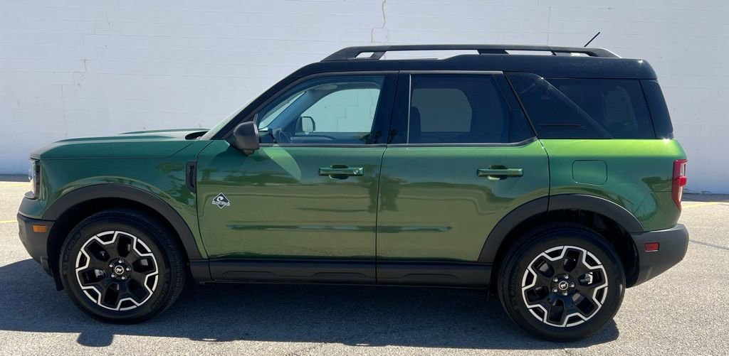 Used 2025 Ford Bronco Sport Outer Banks w/ Outer Banks Tech Package+ image 2