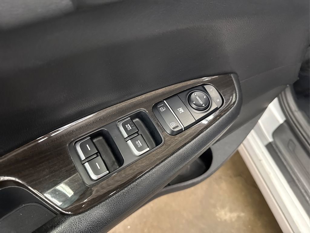 Used 2019 Kia Optima EX image 32