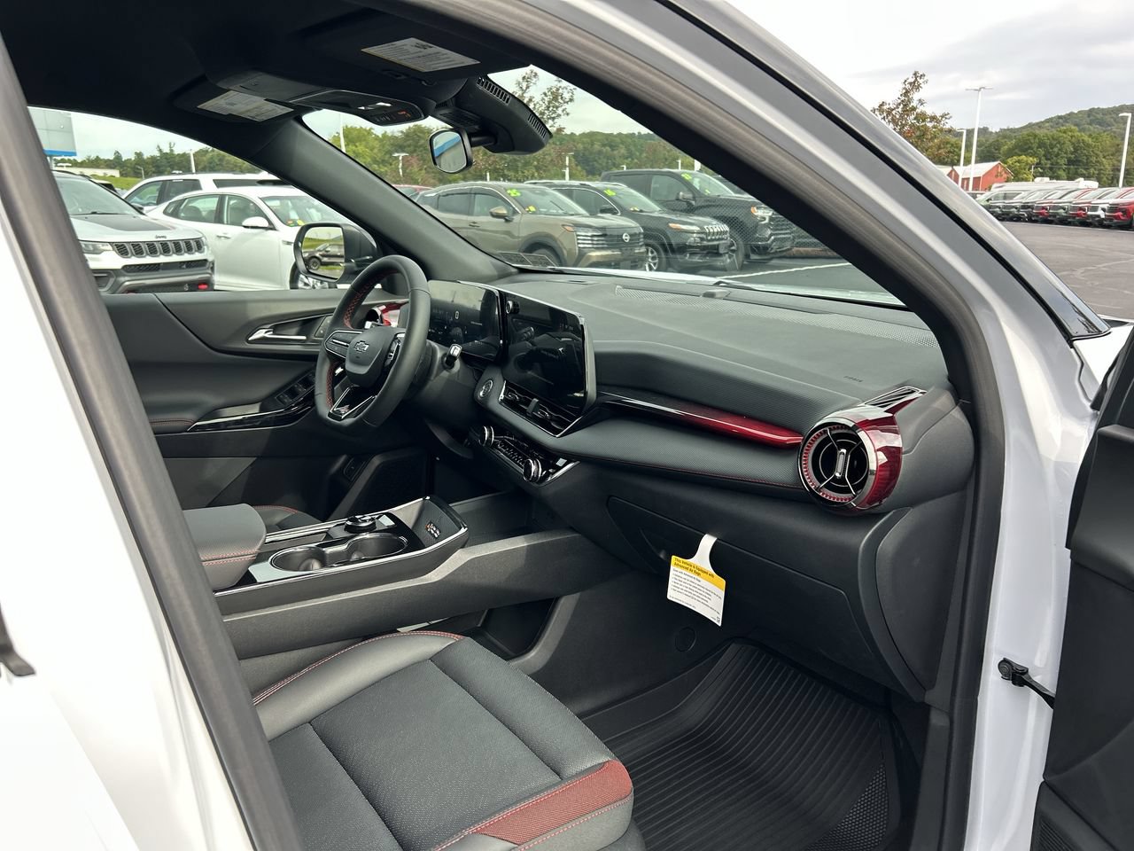 New 2027 Chevrolet Equinox RS w/ Convenience Package III AWD/4WD image 17