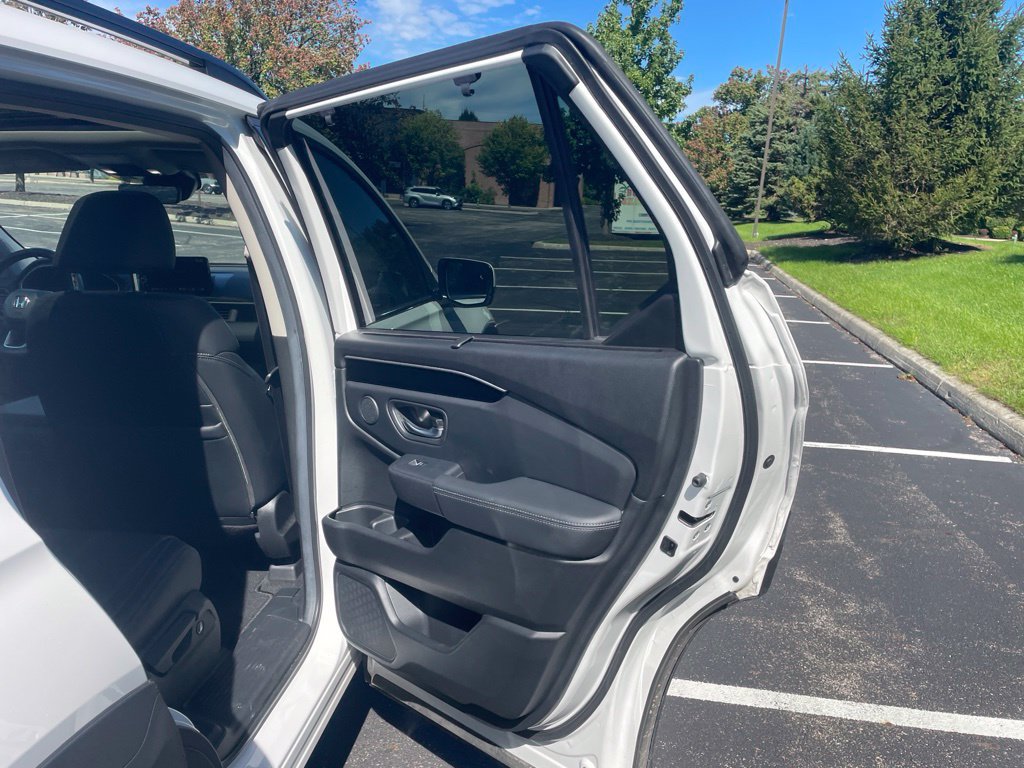 Used 2025 Honda Pilot Touring image 21