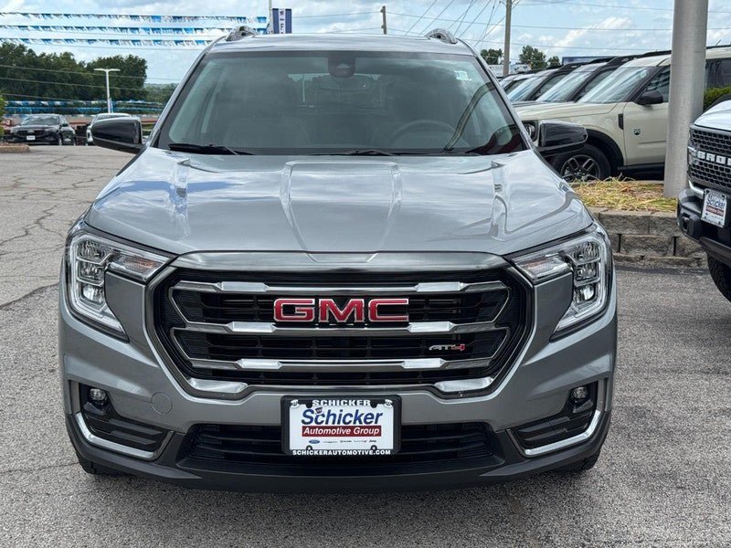 Used 2023 GMC Terrain AT4 w/ GMC Pro Grade Package AWD/4WD image 9