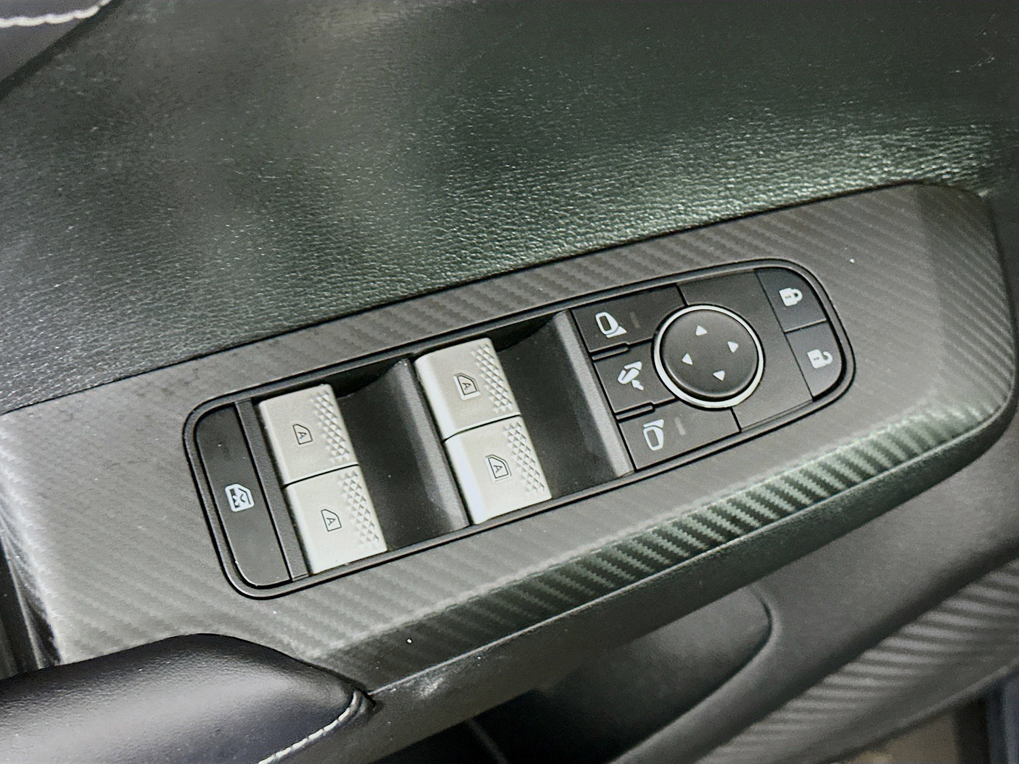 Used 2024 Mitsubishi Outlander SE image 15