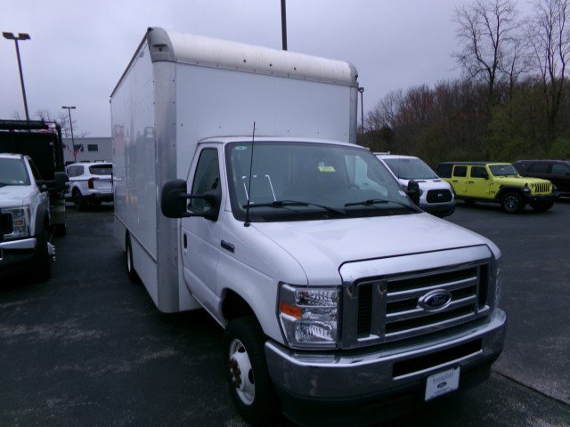 Used 2023 Ford E-450 and Econoline 450 Super Duty w/ Power Windows & Locks Group RWD image 2