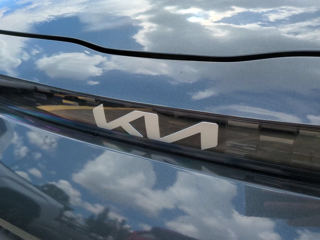 Certified 2025 Kia Soul LX w/ LX Technology Package FWD image 21