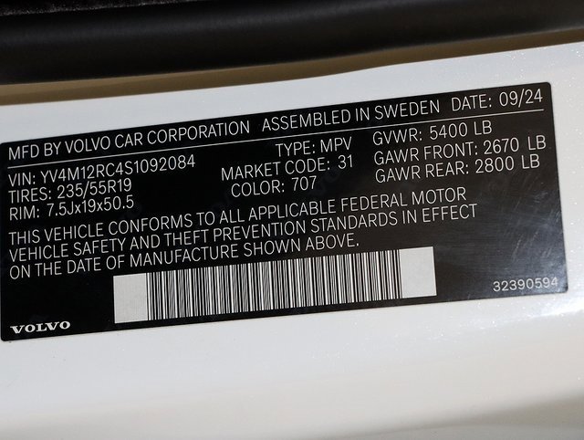 Used 2025 Volvo XC60 B5 Plus image 39