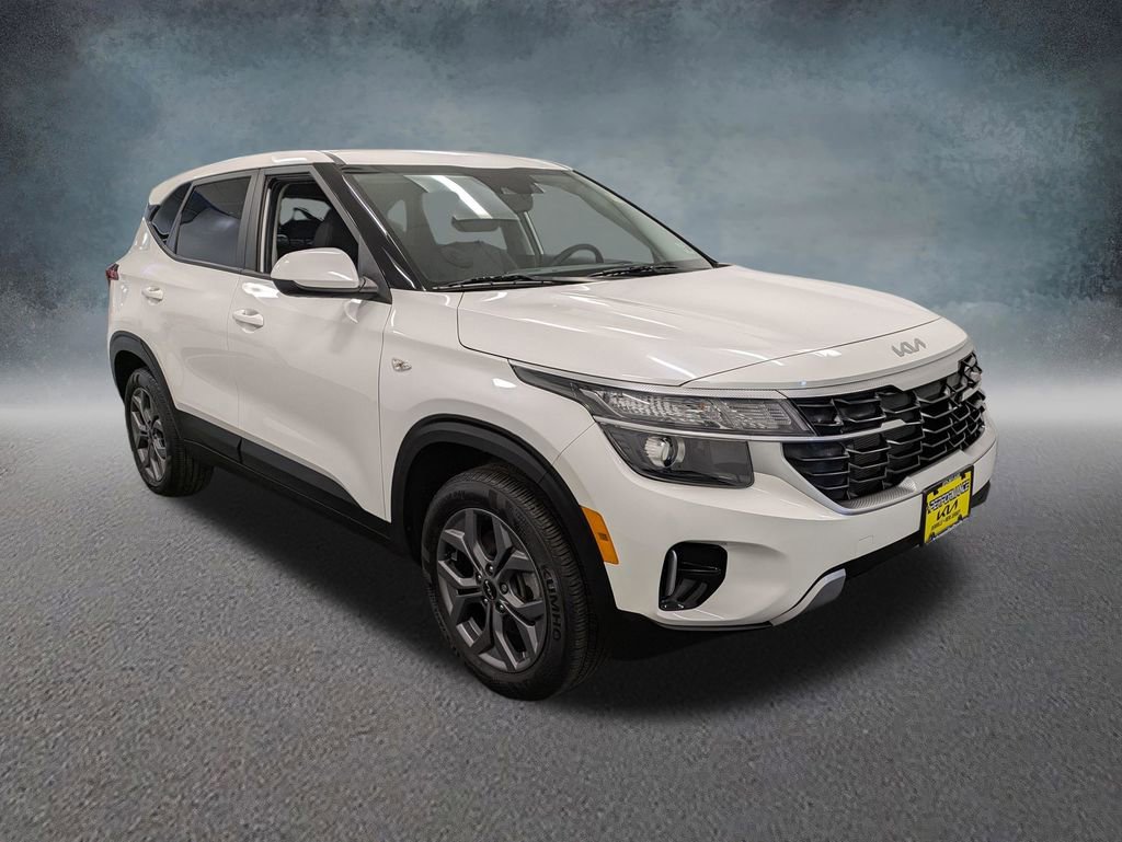 Certified 2025 Kia Seltos LX image 3