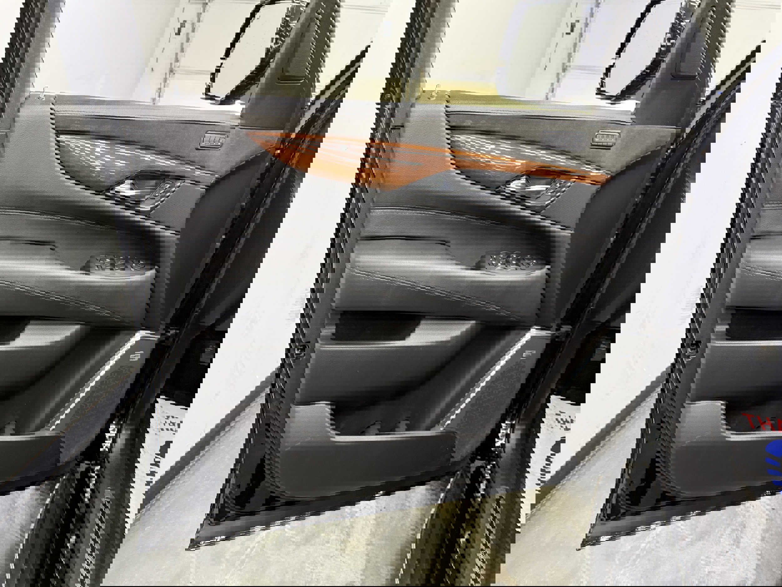 Used 2019 Cadillac Escalade Luxury image 10