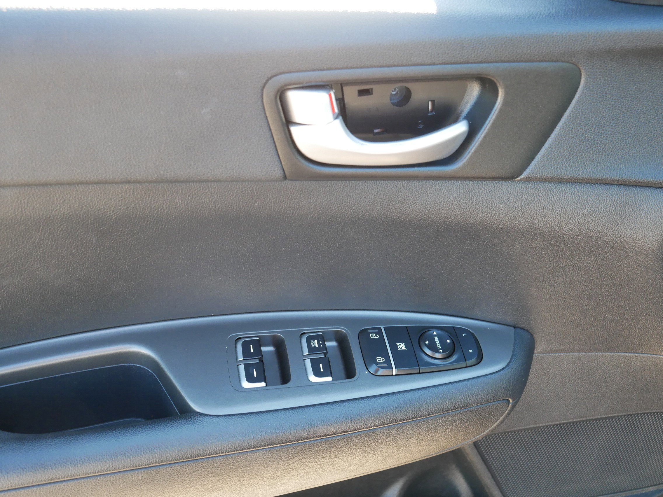 Used 2020 Kia Optima LX image 15