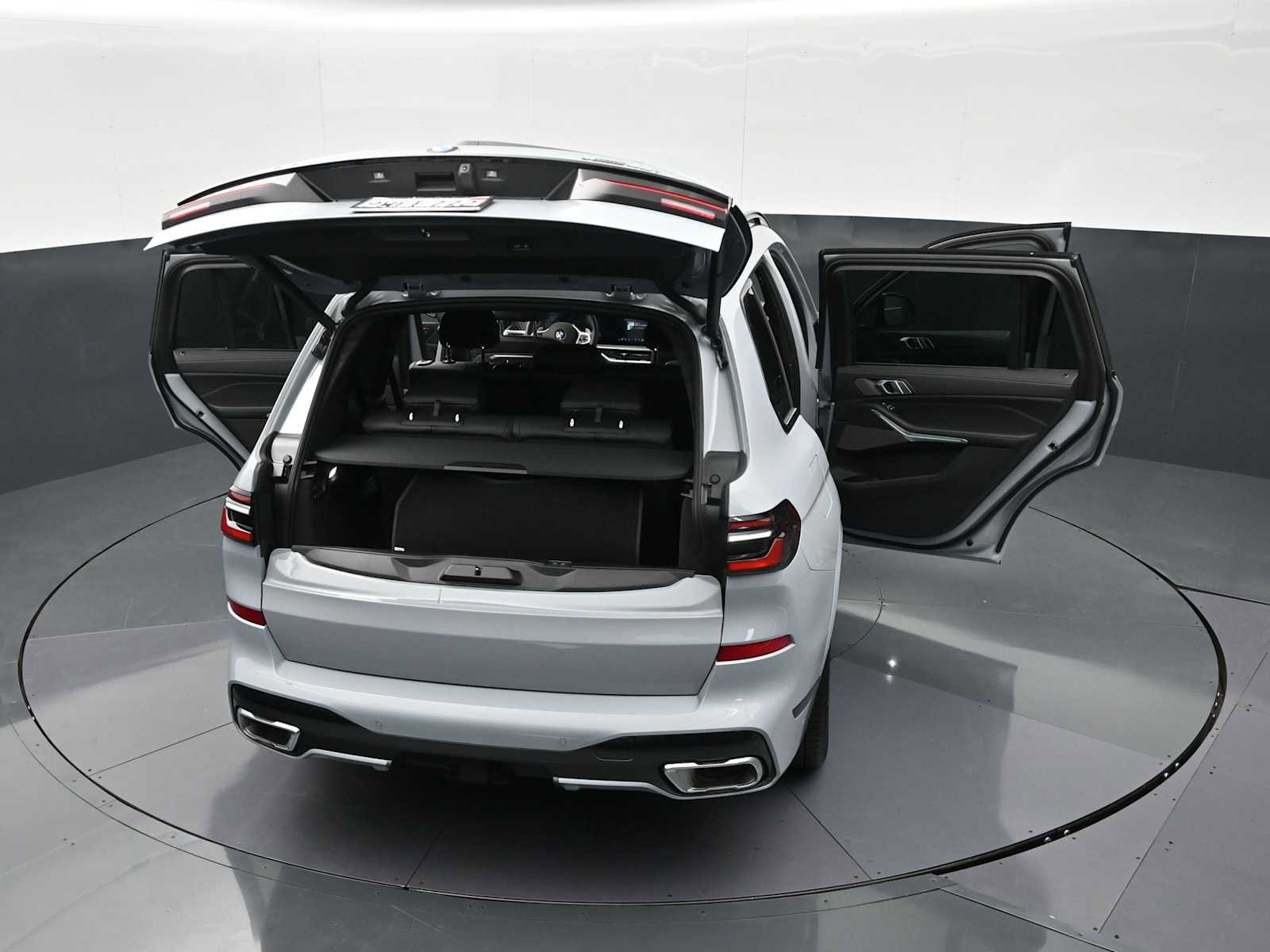 Used 2026 BMW X7 xDrive40i w/ Executive Package image 33