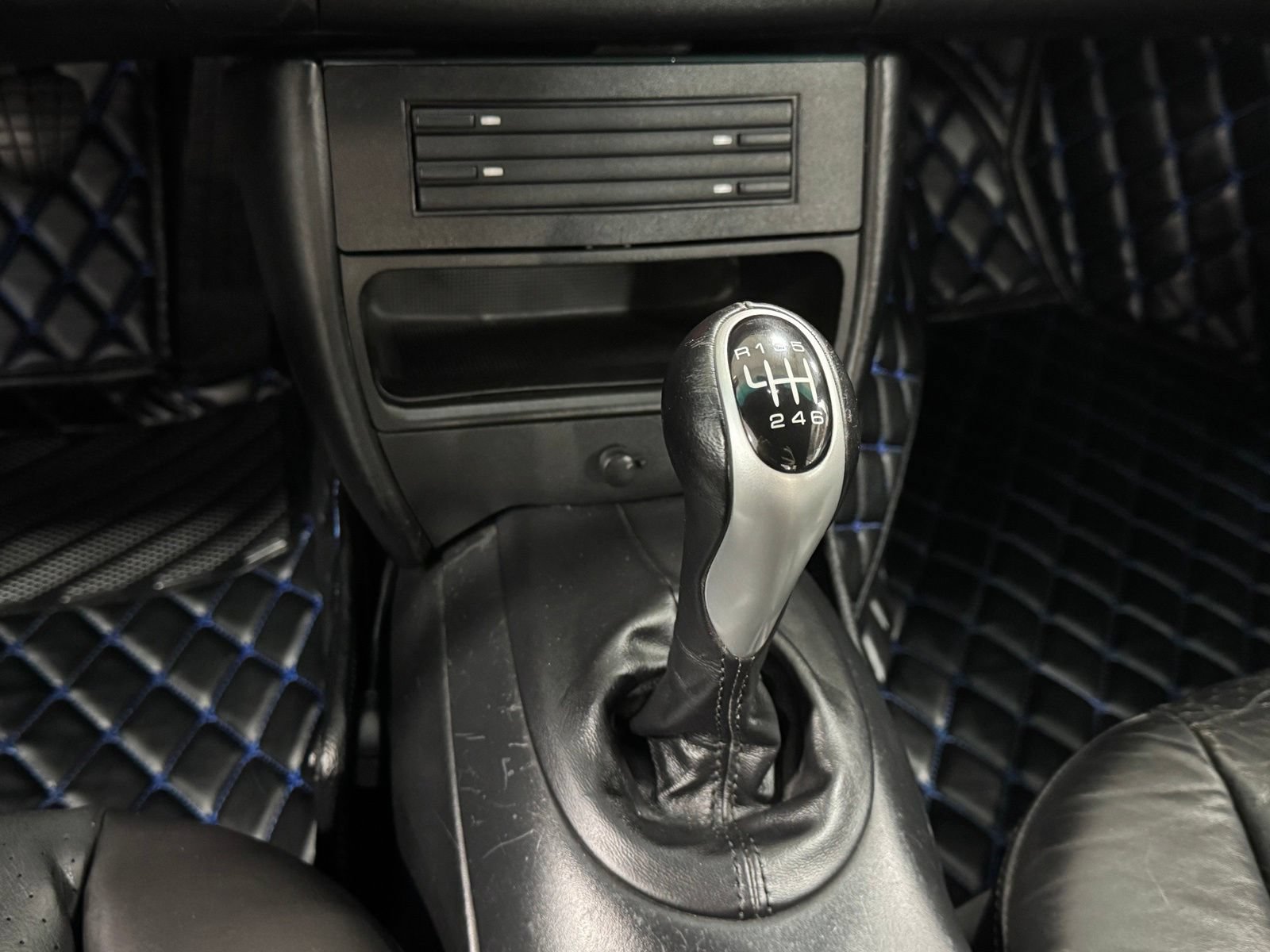 Used 2000 Porsche 911 Carrera RWD image 25