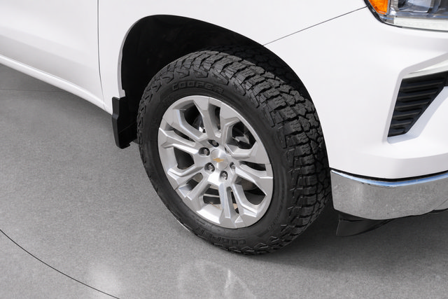 Used 2023 Chevrolet Silverado 1500 LTZ AWD/4WD image 9