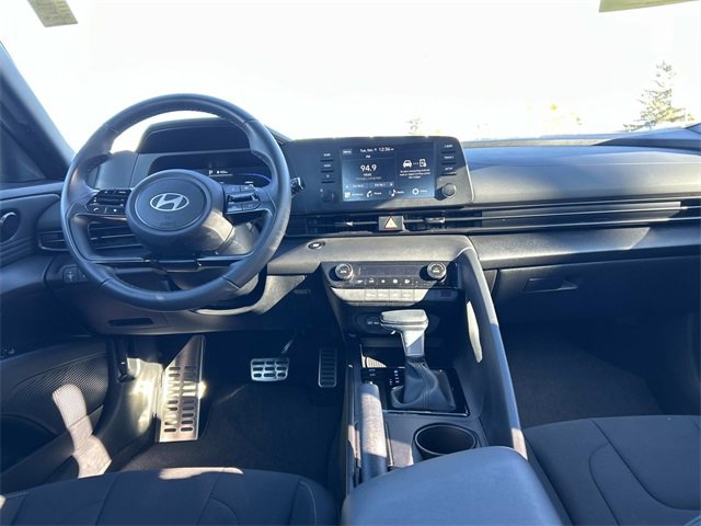 Used 2025 Hyundai Elantra Sport image 16