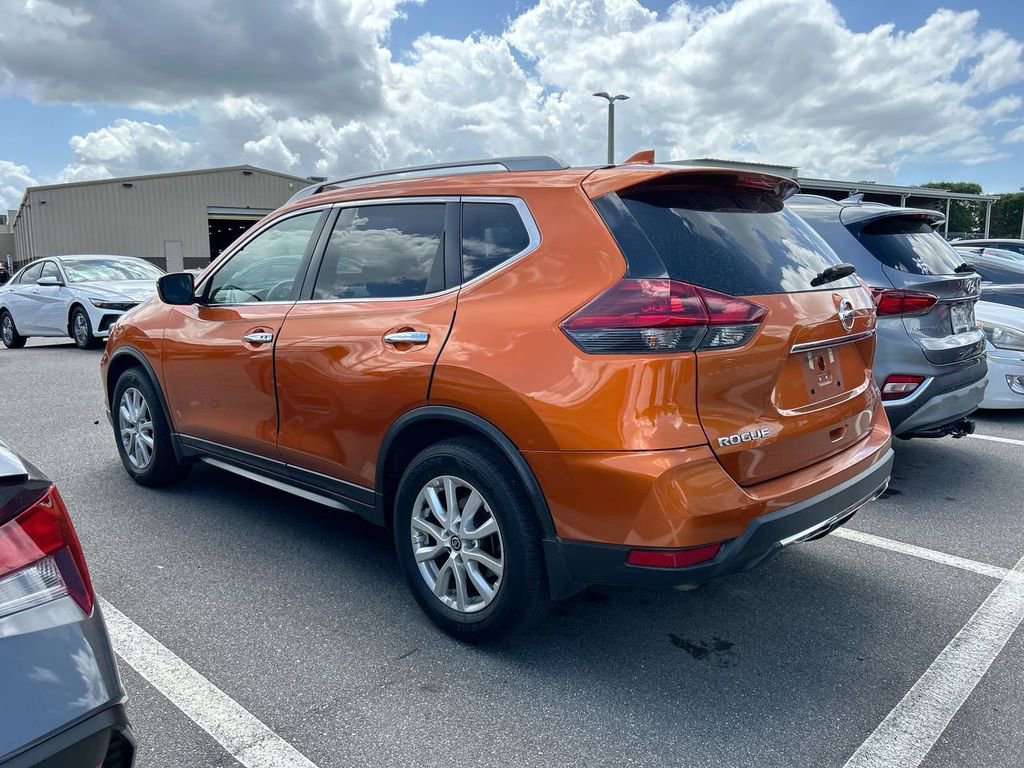 Used 2018 Nissan Rogue SV image 4