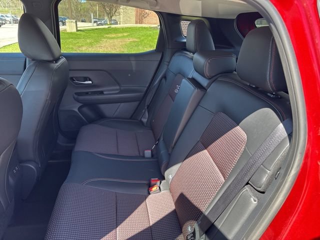 New 2026 Nissan Kicks SR w/ Cold Weather Package AWD/4WD image 47