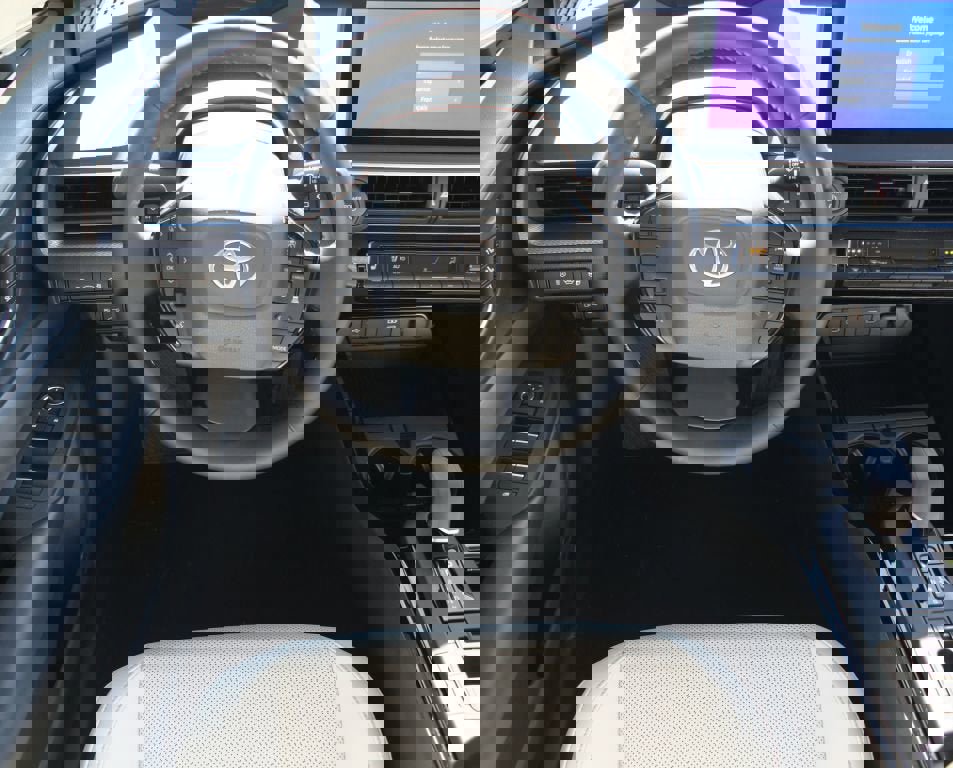 Used 2024 Toyota Prius Limited w/ Limited Premium Package FWD image 5