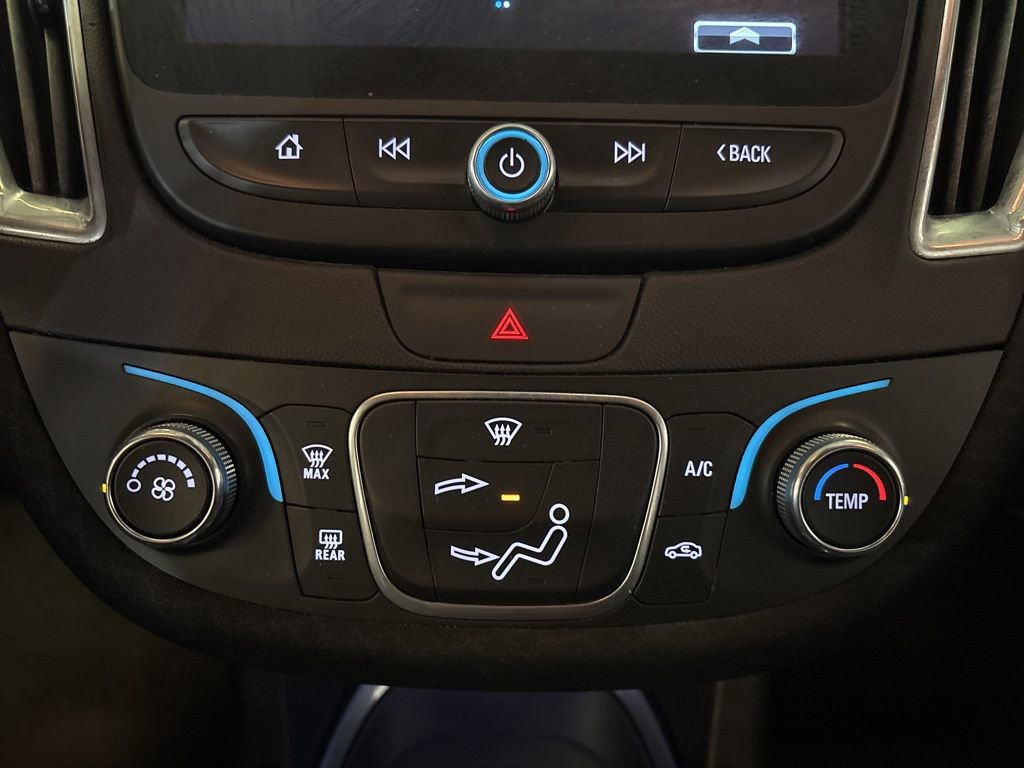 Used 2017 Chevrolet Malibu LT image 24