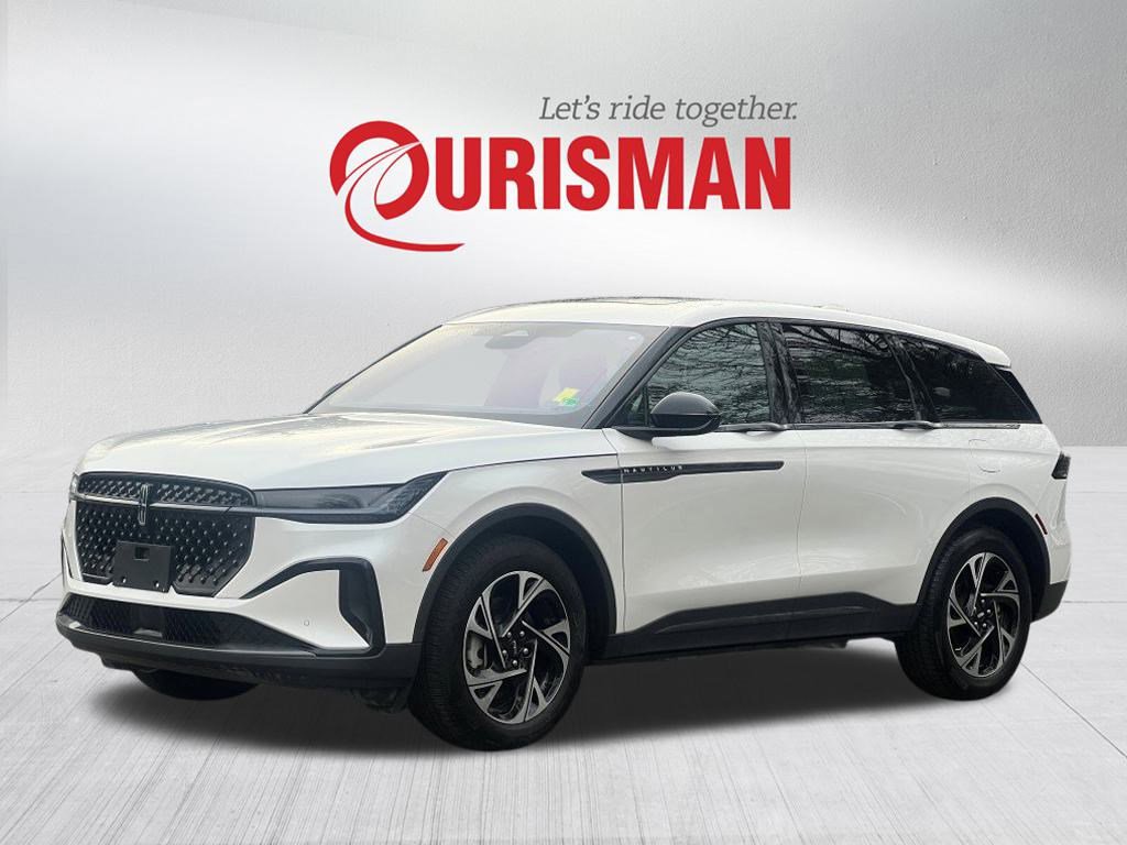 Used 2025 Lincoln Nautilus Premier w/ Equipment Group 102A image 2