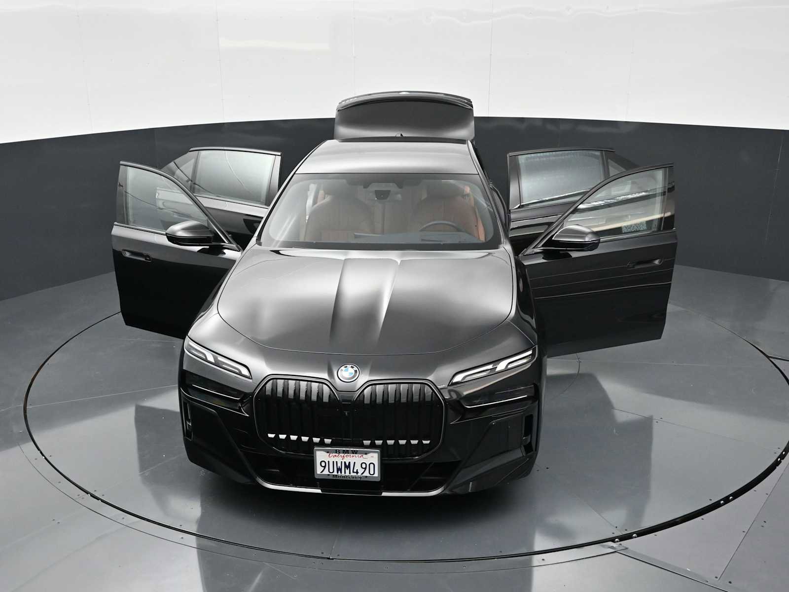 Used 2025 BMW 750e xDrive image 31