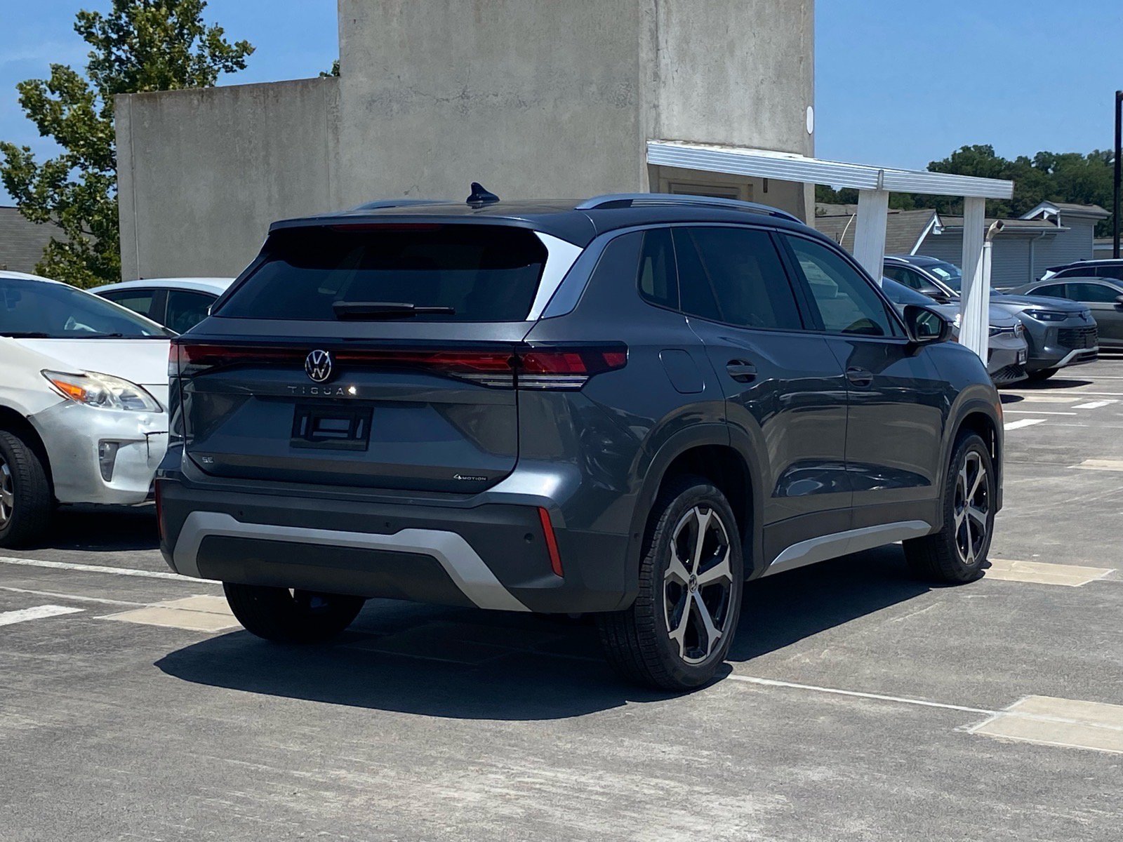 New 2026 Volkswagen Tiguan SE AWD/4WD image 3