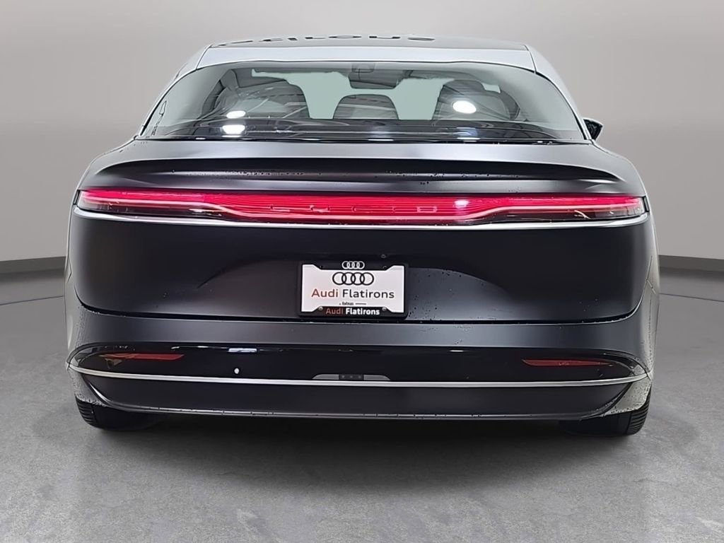 Used 2022 Lucid Air Grand Touring image 7
